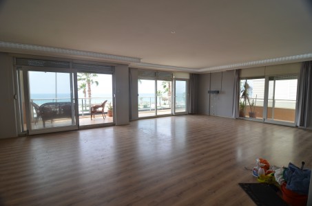 Alanya Oba  Mahallesinede 4 +1 Kiralık  Daire