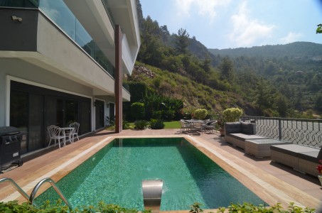 Panoramik Deniz Manzaralı Butik Sitede Lüks Müstakil 4+2 Villa